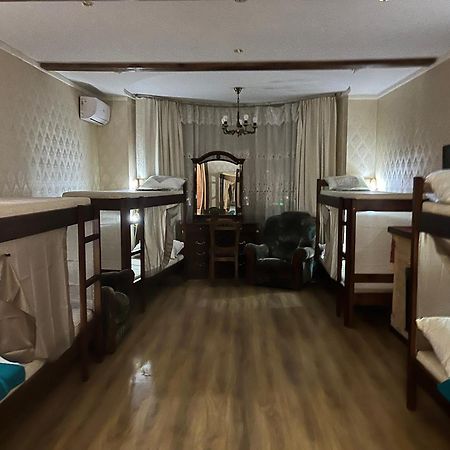 Ararat-Osokorki Hostel Kijev Kültér fotó